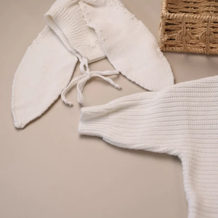 white_knit_bonnet_detail