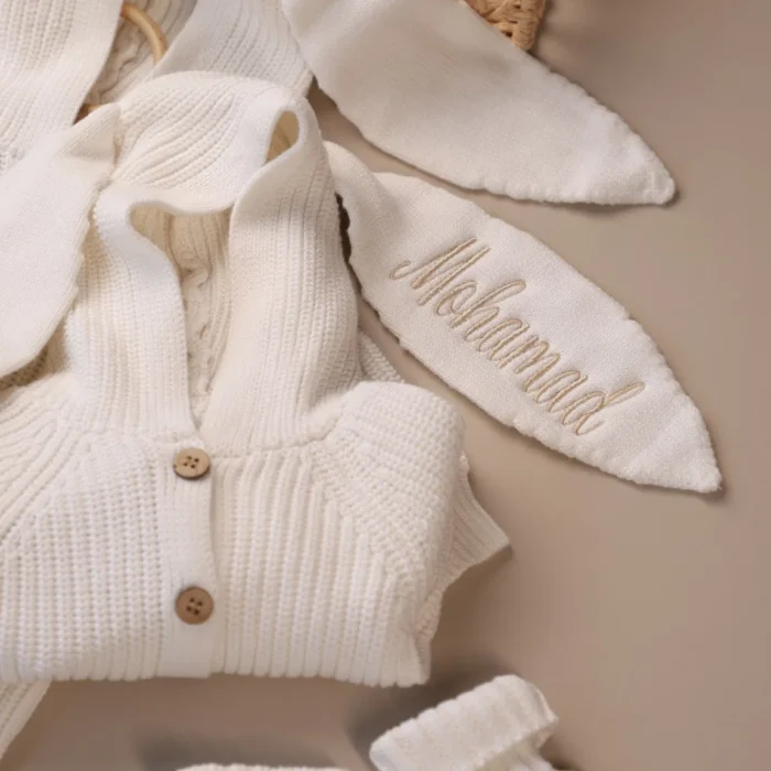 white_knit_bunny_embroidery_detail white_knit_bunny_embroidery_detail