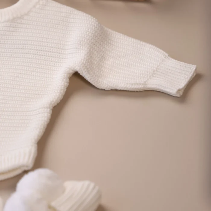 white_knit_sweater_sleeve_detail white_knit_sweater_sleeve_detail